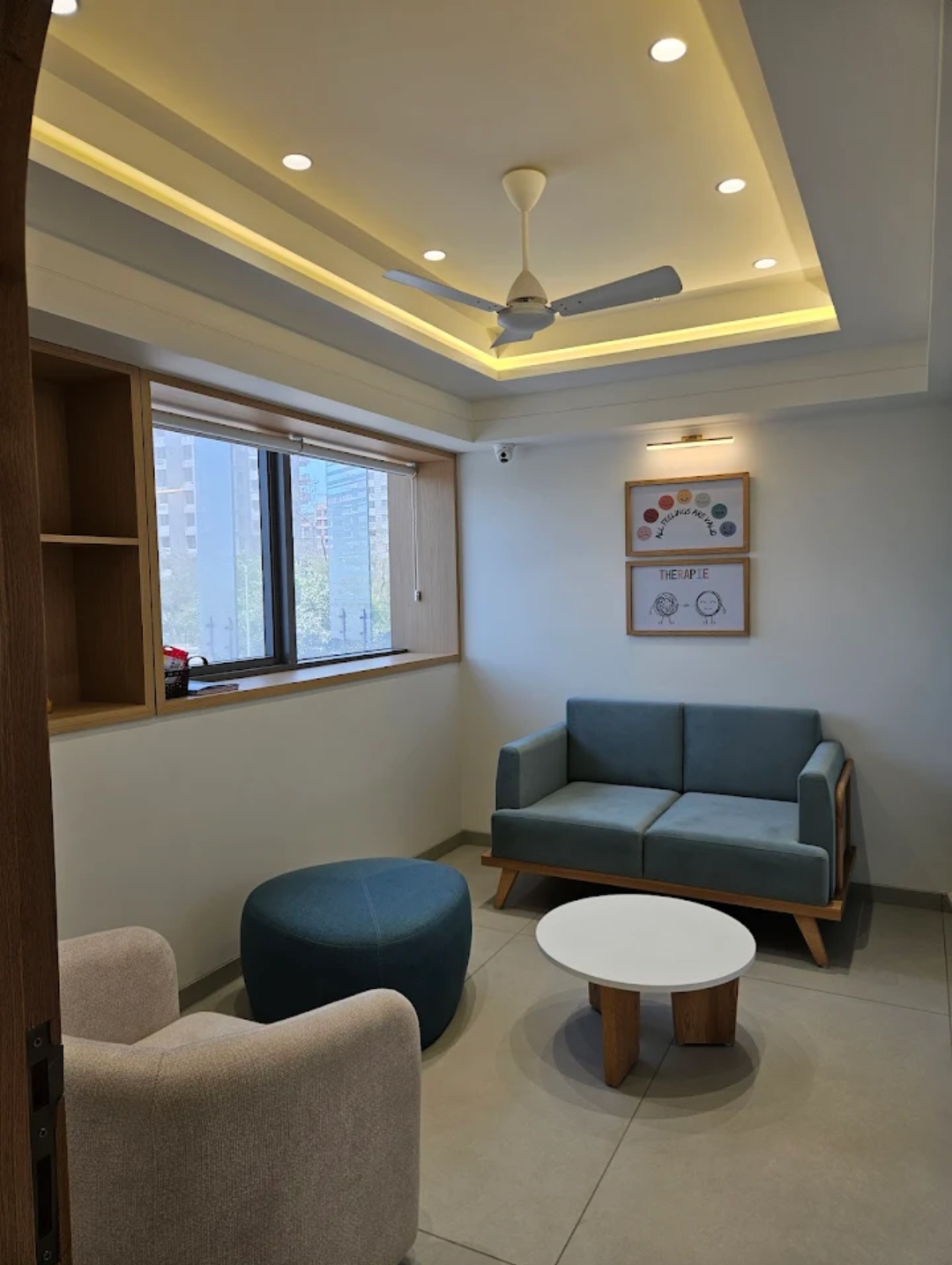 Comfortable Waiting Cabin